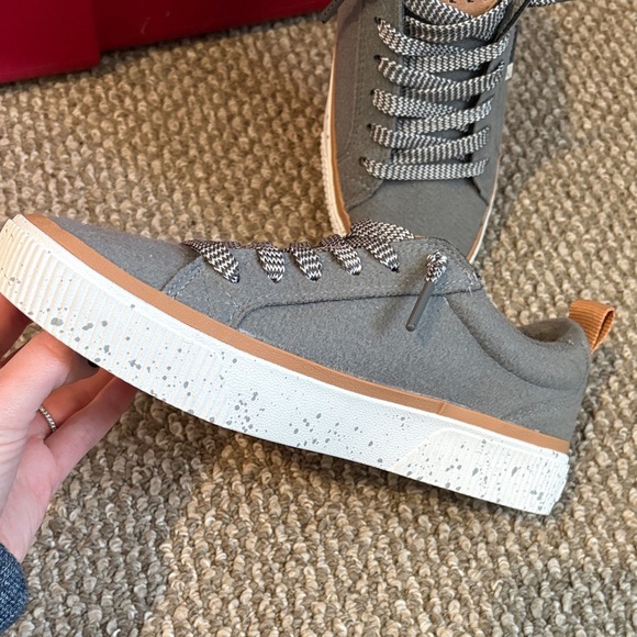 Reef Gray Casual Shoes - Picture 3 of 4